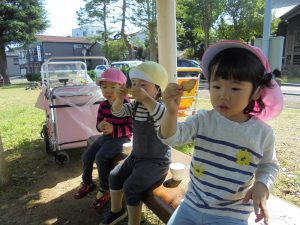 たくさん歩いたあとは おやつが美味しいね♩